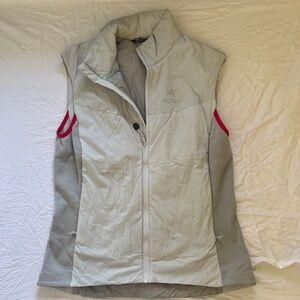 Arc'teryx Women's Light Gray and Red Vest